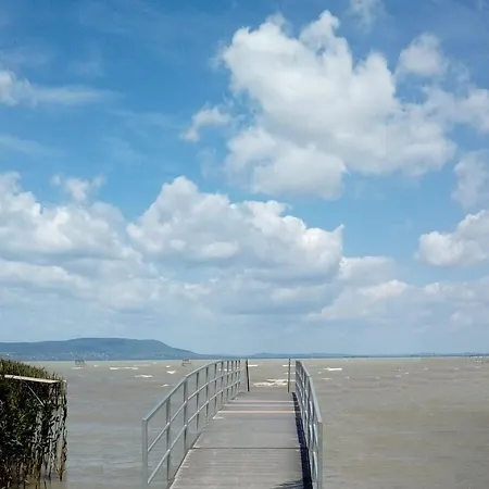 Mit Pool, Spielplatz Und Garten Balatonmáriafürdő